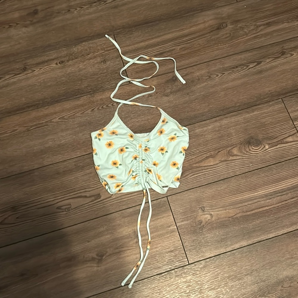 Hollister crop top size small